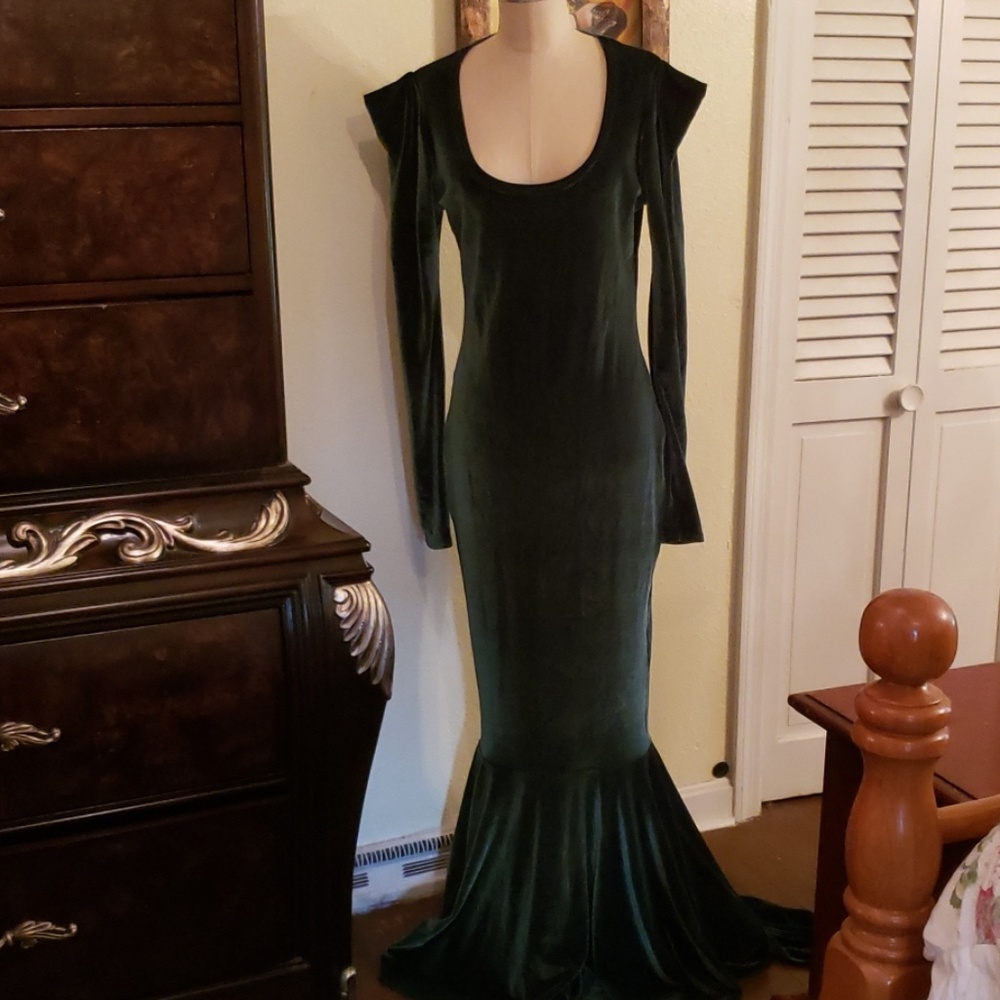 NWOT Custom made emerald green velvet gown.